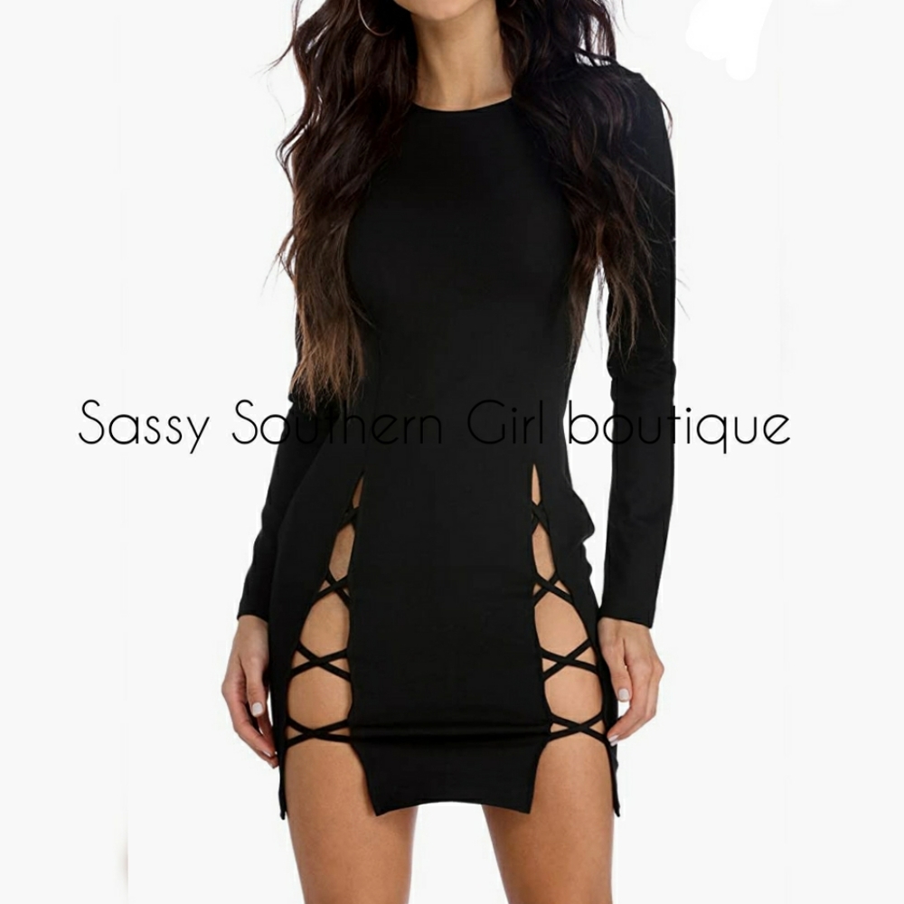 🆕⭐ Black lace up mini dress⭐